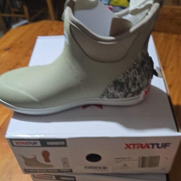 New XTRATUF Women's Ankle Boots Trolling  Sz 5m Bouy - Picture 3 of 8